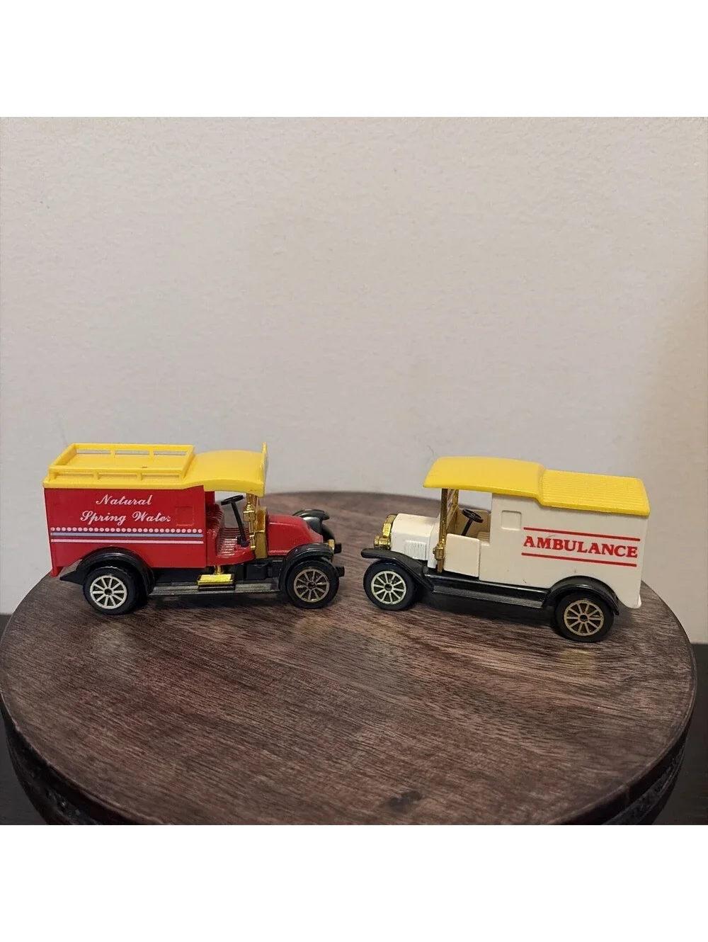 Reader's Digest Collector's Set of 2 Classic Ambulance & Delivery Trucks Plastic